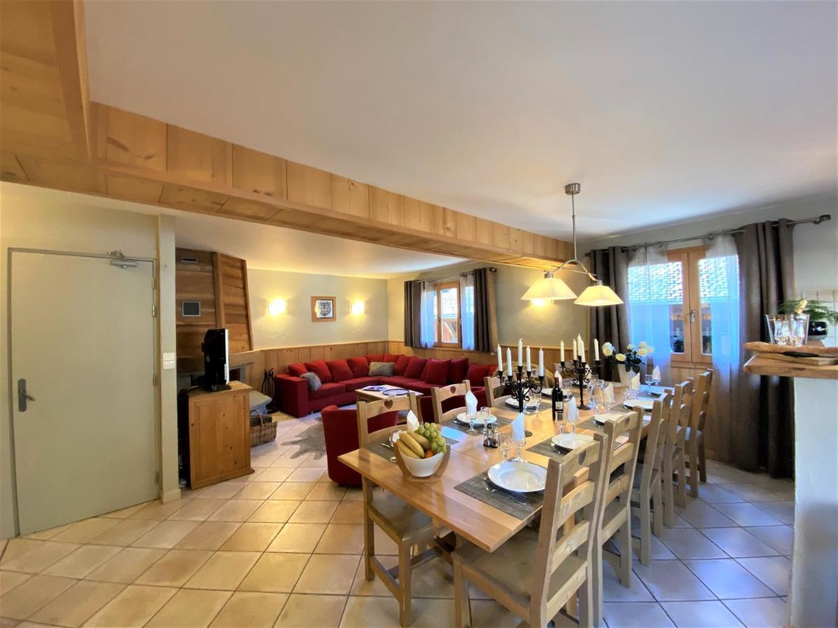 Chalet In Morzine Sleeping 12 With Sauna ภายนอก รูปภาพ